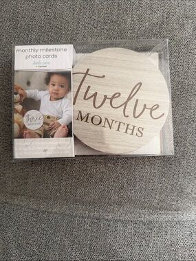 Little Pear by Pearhead Double-sided Monthly Milestone Photo Cards